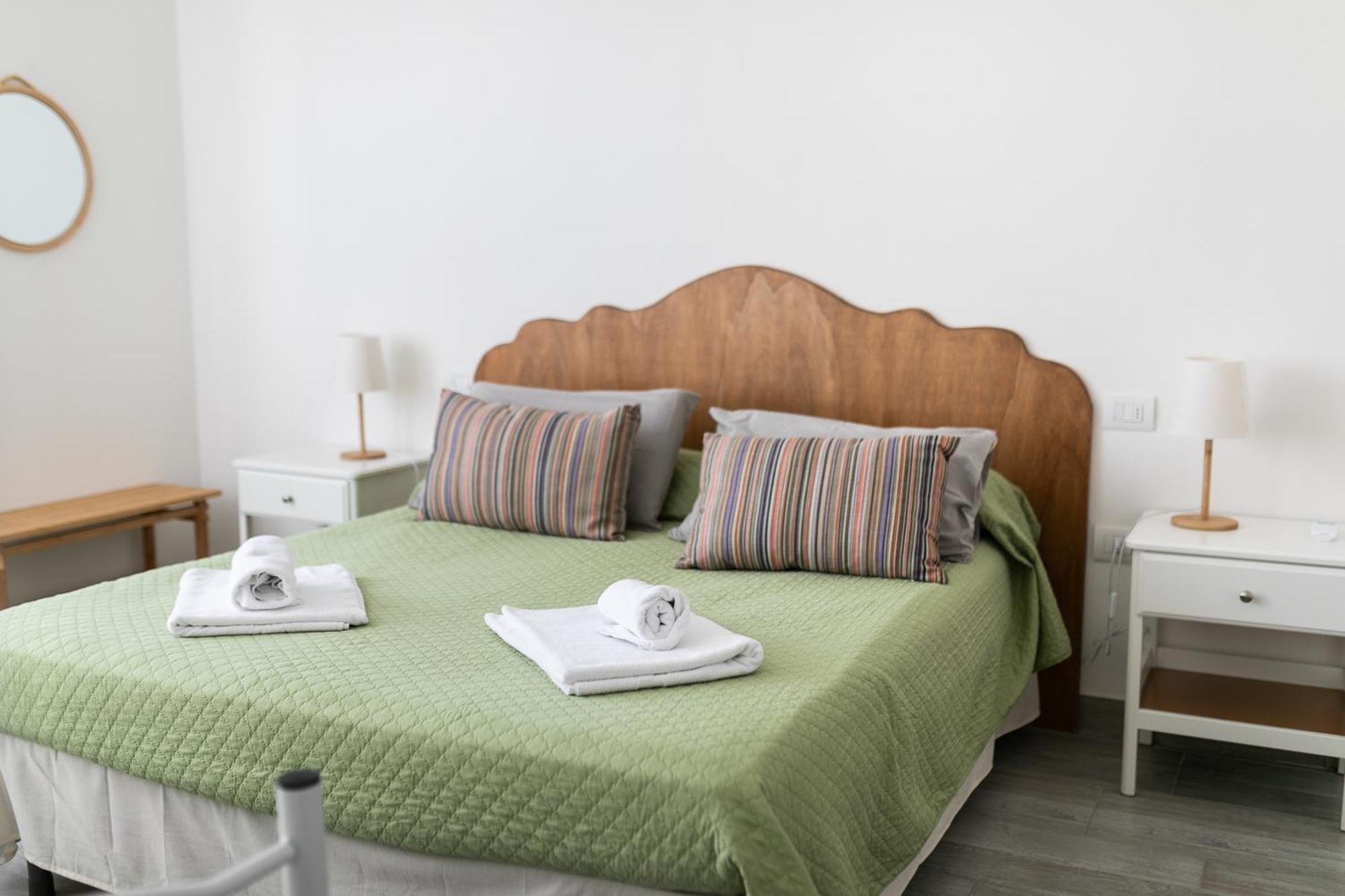 Bed Gold Apartment Castelnuovo del Garda Exterior photo