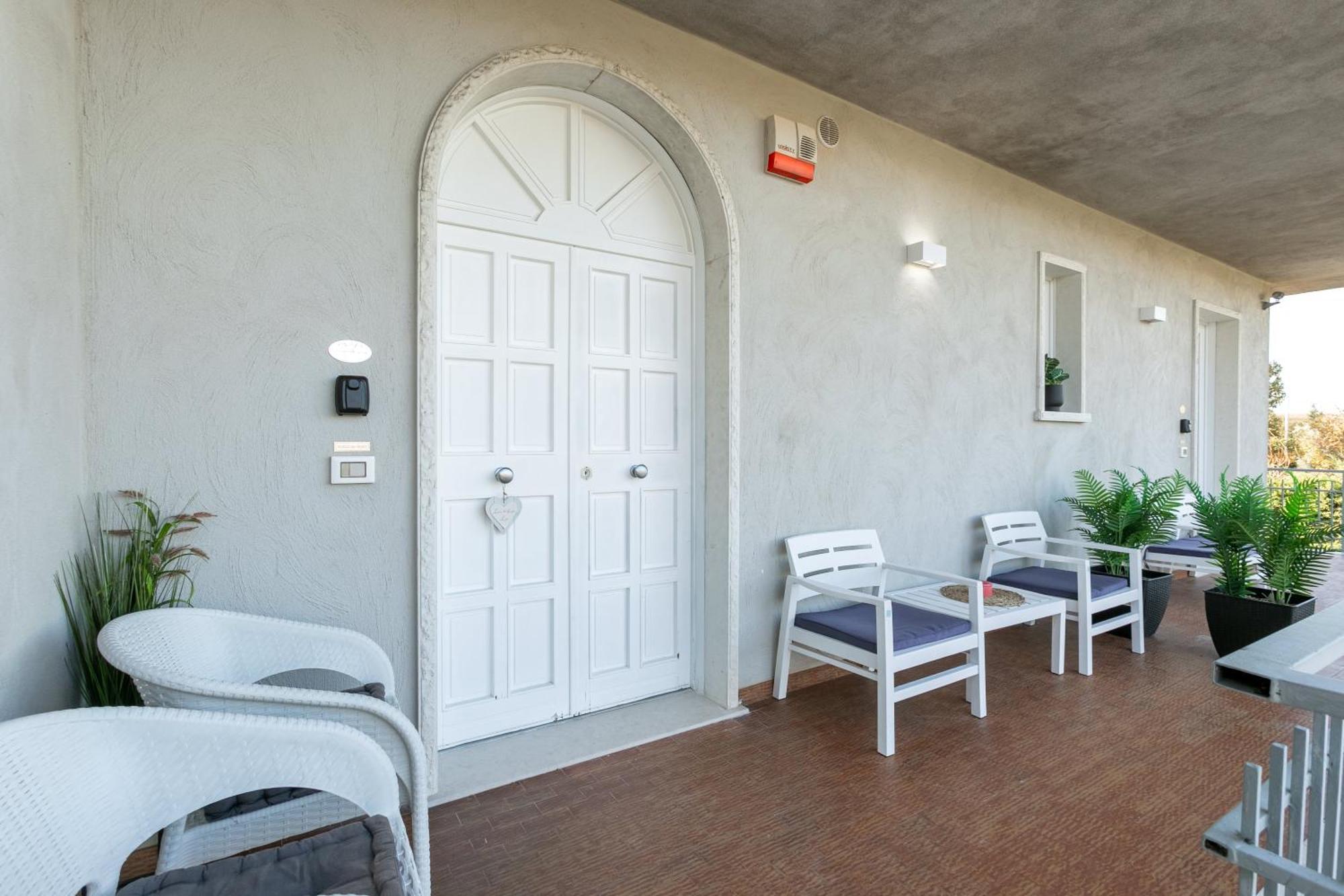 Bed Gold Apartment Castelnuovo del Garda Exterior photo