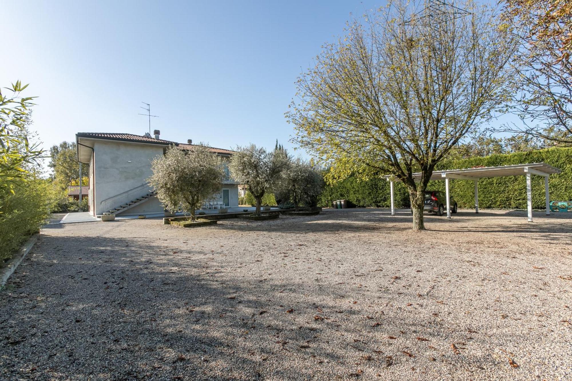 Bed Gold Apartment Castelnuovo del Garda Exterior photo